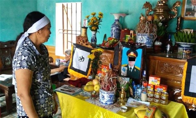 vu dai uy csgt gay tai nan o hai duong: giay phut bang hoang cua nguoi than khi biet tin - 2