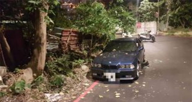 tq: cap doi tu vong vi lam “chuyen ay” trong xe o to hinh anh 1