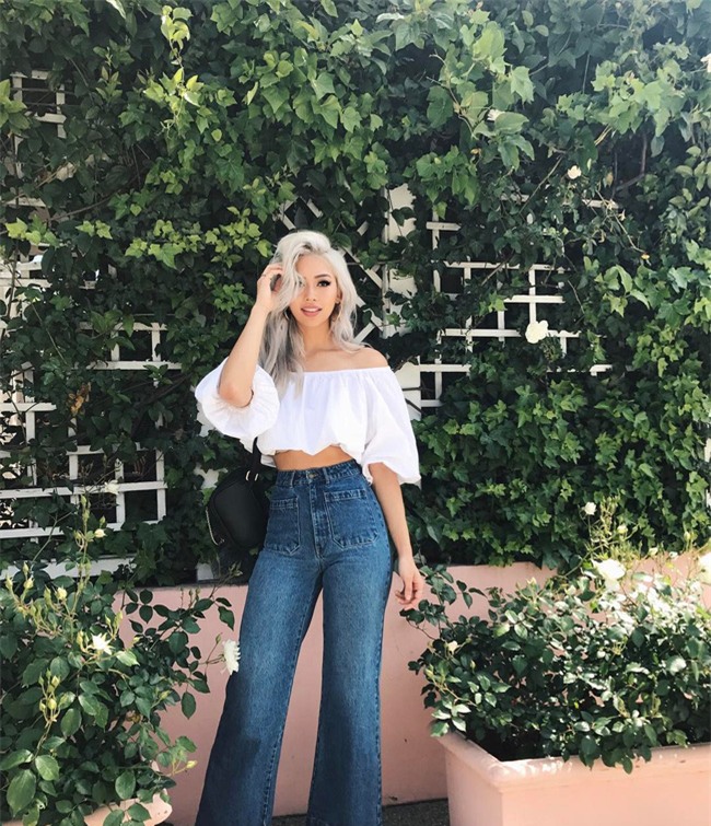 Thời tiết nắng nóng, các quý cô châu Á thi nhau mặc đồ cực mỏng và cực điệu - Ảnh 2.