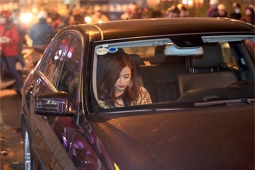 Gia tài khủng ở tuổi 29 của Đông Nhi và Hoàng Thùy Linh khiến nhiều người ghen tỵ - Ảnh 10.