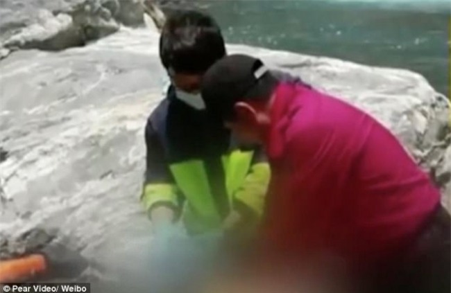 Bi kịch cuộc đời: Đi ứng cứu người chết đuối, đội trưởng cứu hộ bàng hoàng phát hiện nạn nhân là con gái mình - Ảnh 3.