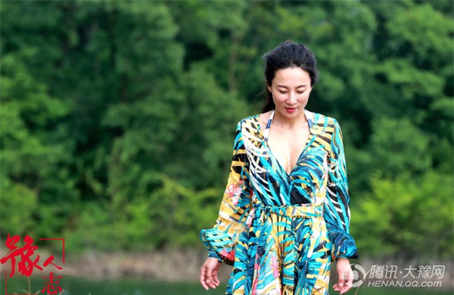 Ai mà tin được người phụ nữ sở hữu thân hình khỏe khoắn với những đường cong quyến rũ này đã ngoài 50 tuổi - Ảnh 4.