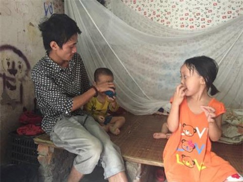 ong bo diu con nhat rac o ha noi tung bi dan mang “boc phot” gio ra sao? - 3