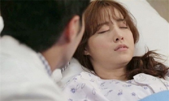 Chết sững vì lời chồng nói với mẹ qua điện thoại khi đưa mình đi đẻ - Ảnh 2.