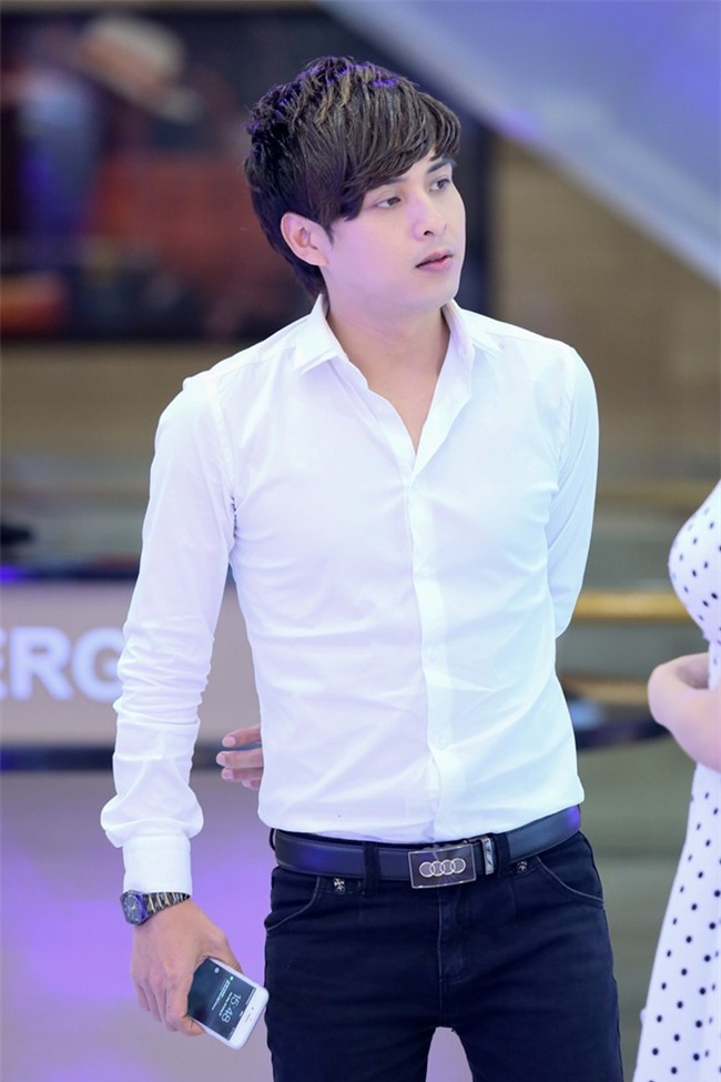 Hồ Quang Hiếu hận gia đình, ăn cắp tiền và câu chuyện xúc động về mẹ - Ảnh 1.