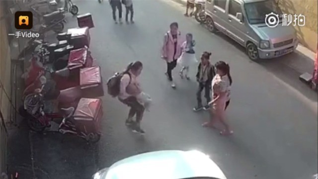 Nữ sinh lớp 6 được ca ngợi vì cố gắng đỡ bé 2 tuổi rơi từ cửa sổ tầng 3 - Ảnh 3.