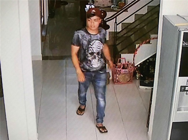 trộm tài sản, camera ghi nhận kẻ trộm, kẻ trộm cầm dao, trộm đột nhập, điều tra vụ trộm, bình chánh, sài gòn