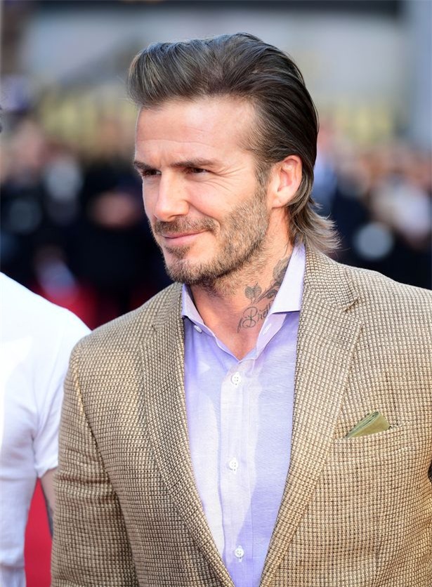42 tuổi, David Beckham vẫn quá phong độ, làm lu mờ cả cậu con trai 18 trên thảm đỏ - Ảnh 3.