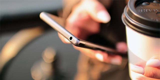 Thời gian sử dụng smartphone trong năm 2017 được dự đoán là sẽ cao hơn khoảng 33% so với 2016.