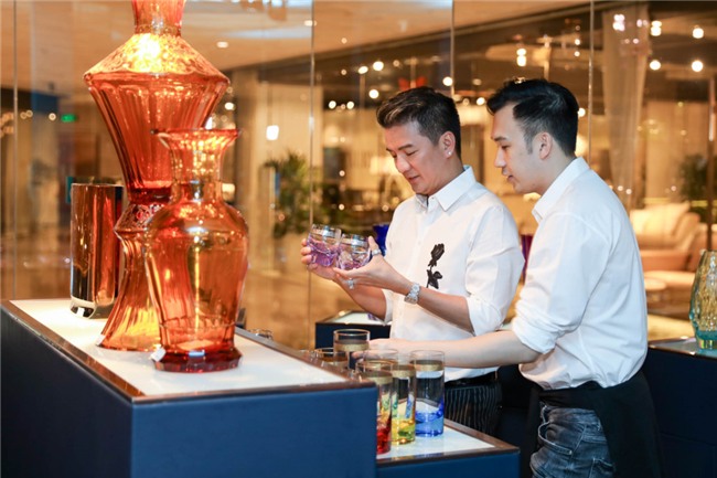 Dam Vinh Hung, Duong Trieu Vu tat bat chuan bi dem tiec tinh tri ky hinh anh 3