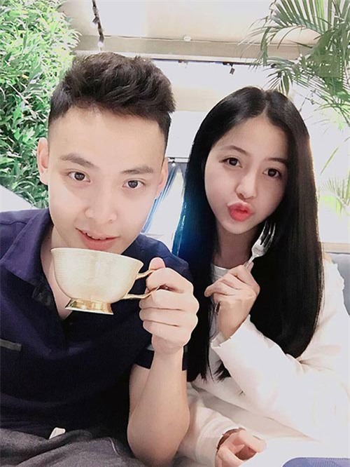 yeu 150 ngay, chang trai choang vang khi mo cua phong thay ban gai goi cam tang mon qua nay - 8