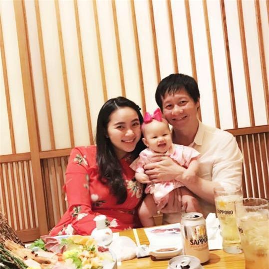 phan nhu thao mang nang de dau nhung con gai lai 'dinh bo nhu keo dan sat' - 1