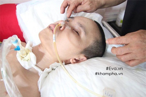 sau mot nam, nguoi me tre trong vu no bom o ha dong chi biet khoc moi khi con vao tham - 3