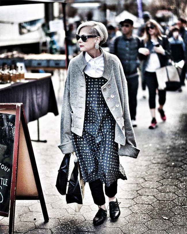 Thanh niên nhiều người cũng chưa chắc ăn mặc chất chơi được như 4 cụ bà này - Ảnh 4.