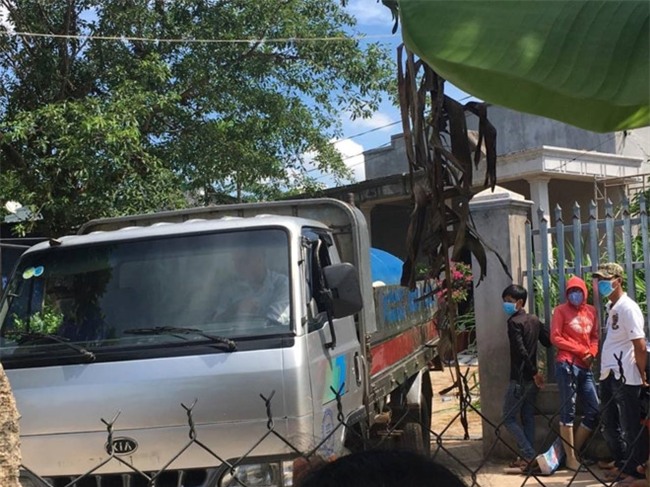 Vo boc suot 4 nam cua nguoi giet vo, phi tang xac duoi ham cau hinh anh 1