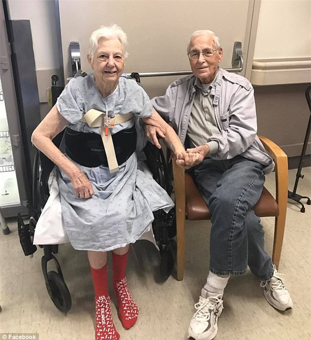 Cụ ông 84 nắm tay cụ bà 82 và cùng qua đời - chuyện tình hiếm thấy không phải trên phim - Ảnh 2.