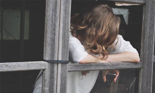 chong tro mat, cong khai tinh nhan ngay khi nha vo cat 'vien tro' - 1