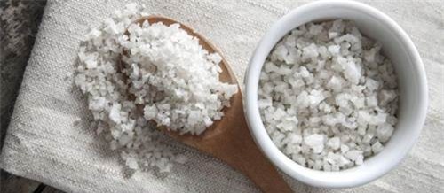 Bo ra 5 - 10 phut dung 1 nhum muoi, da trang min, sach khoe va het tham tuc thi