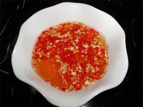 Muon nuoc cham cac mon an deu ngon ban nhat dinh phai cho them thu nay vao