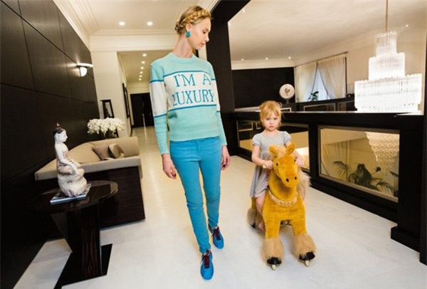 giới nhà giàu, giới siêu giàu, nhà giàu ăn chơi, nhà giàu