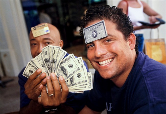 giới nhà giàu, giới siêu giàu, nhà giàu ăn chơi, nhà giàu