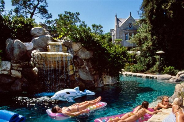 giới nhà giàu, giới siêu giàu, nhà giàu ăn chơi, nhà giàu