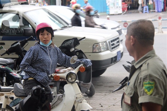 Bé trai 9 tuổi đi lạc 3 ngày, mẹ bận đi làm không đến đón, dì lên nhận thay nhưng không được - Ảnh 1.