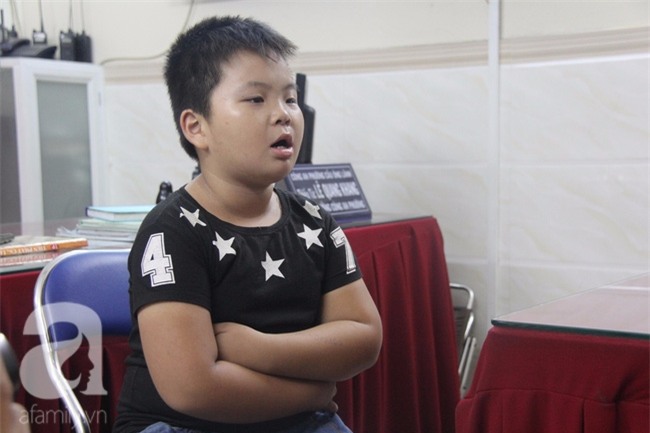 Bé trai 9 tuổi đi lạc 3 ngày, mẹ bận đi làm không đến đón, dì lên nhận thay nhưng không được - Ảnh 7.