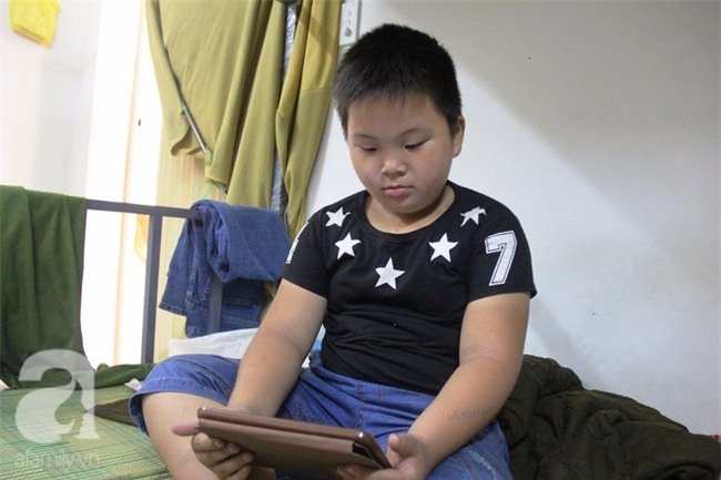 Bé trai 9 tuổi đi lạc 3 ngày, mẹ bận đi làm không đến đón, dì lên nhận thay nhưng không được - Ảnh 12.