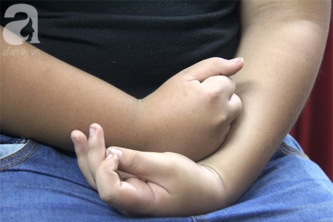 Bé trai 9 tuổi đi lạc 3 ngày, mẹ bận đi làm không đến đón, dì lên nhận thay nhưng không được - Ảnh 13.