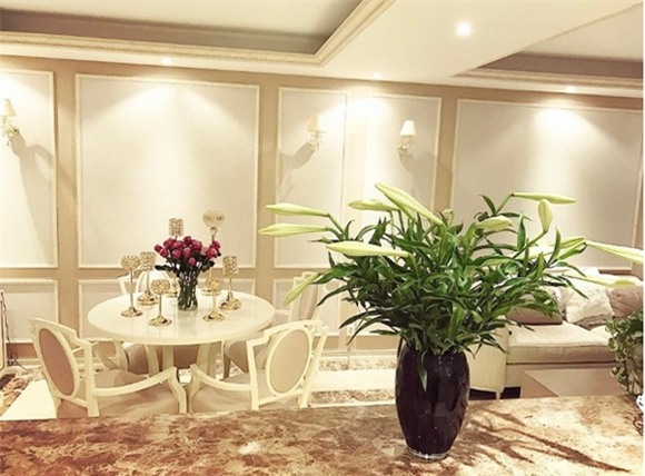 Phạm Hương, nhà Phạm Hương, nhà sao