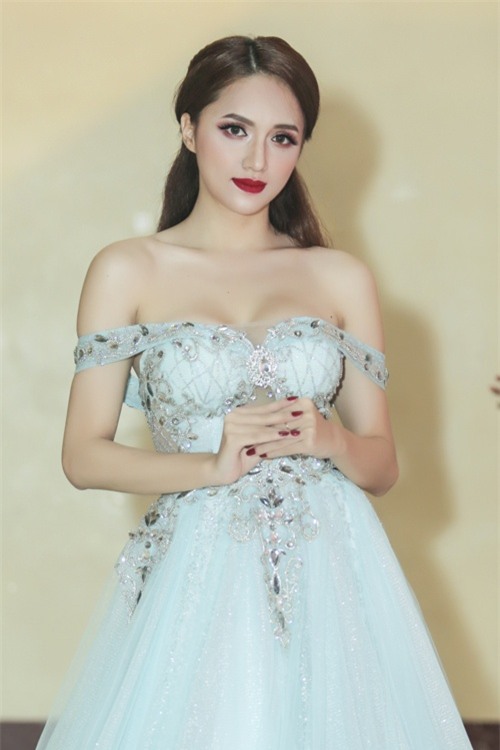 sao việt, hương giang idol, hương giang idol lộ dấu tích đàn ông, hương giang đàn ông, hương giang và trung dân