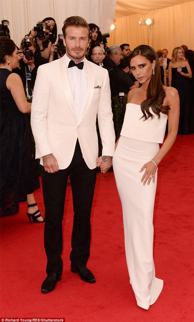 David Beckham chi hàng trăm tỉ mua một hòn đảo tặng bà xã kỷ niệm 20 năm gặp gỡ - Ảnh 1.