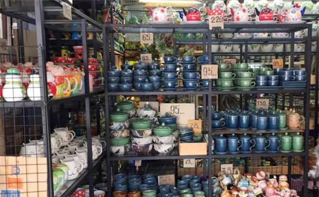 Kinh mat 'hang hieu' gia 2.000 dong mot chiec hinh anh 3