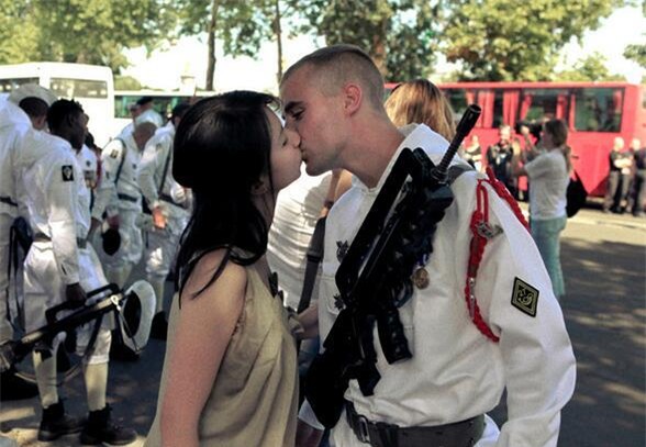 cai ket ngot lim cua co gai tung bi che hu hong vi hon 100 trai la giua pho - 3