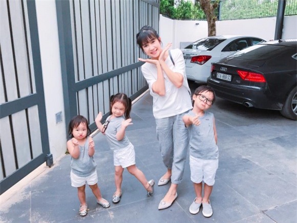 vợ Lý Hải, Lý Hải, Minh Hà và con,