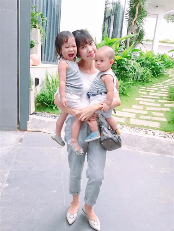 vợ Lý Hải, Lý Hải, Minh Hà và con,