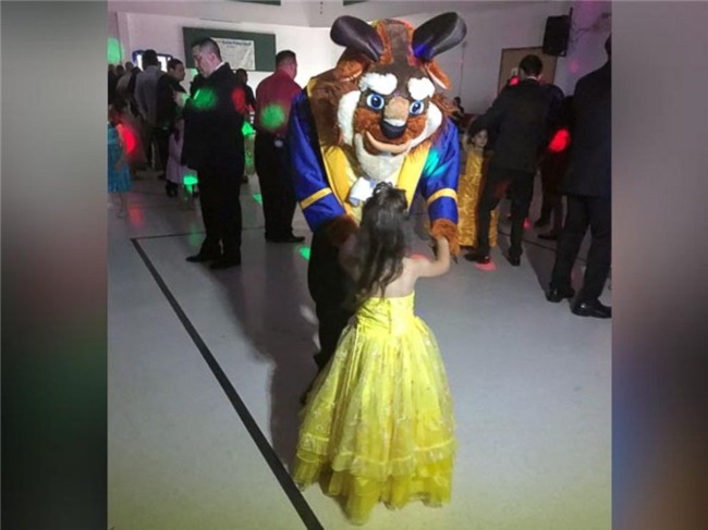 mon qua tu ben kia bien gioi cua nguoi cha danh cho con gai khien ai cung phai bat ngo - 3