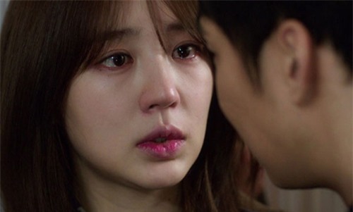 chong quy goi xin vo cho di ngoai tinh, du co con rieng van khong bo vo - 2