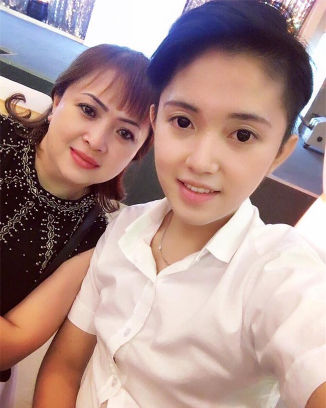 Để có được ngoại hình hiện tại, cô gái này từng đau chết đi sống lại khi phẫu thuật chuyển giới - Ảnh 4.