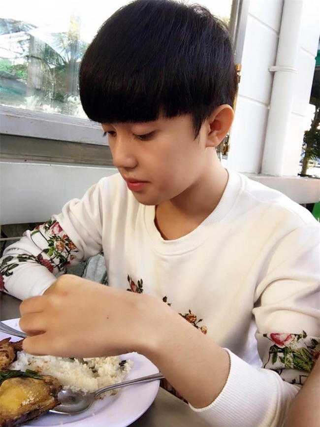 Để có được ngoại hình hiện tại, cô gái này từng đau chết đi sống lại khi phẫu thuật chuyển giới - Ảnh 6.