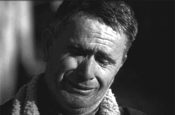 Cãi nhau suốt 20 năm trời, người đàn ông quyết tâm ly hôn nhưng “muốn hóa điên” khi biết bí mật của vợ - Ảnh 2.