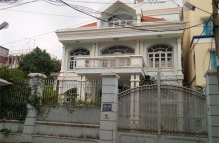 bầu Kiên, bà Đặng Ngọc Lan, vợ bầu Kiên, thi hành án, đấu giá nhà