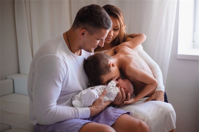 Mẹ trẻ mạo hiểm nhờ chồng lên đồ trong một tuần, kết quả ngạc nhiên đến ngỡ ngàng - Ảnh 9.