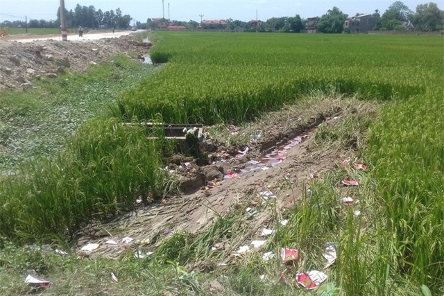 Hiện trường vụ ô tô Camry tông chết 3 học sinh ở Bắc Ninh. Ảnh: Xuân Thắng