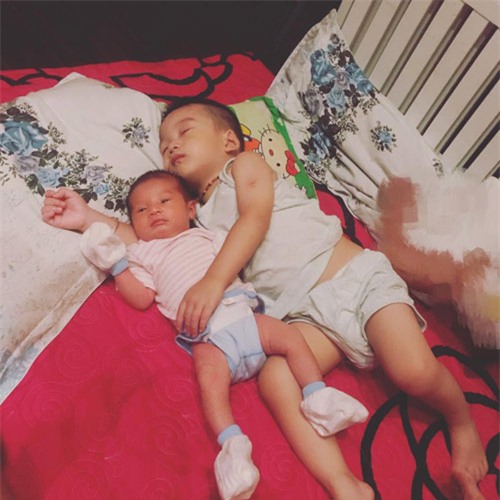 da mat trang hong, min mang sau sinh nho 1 thang o cu nhu “hanh xac" cua me 9x - 8