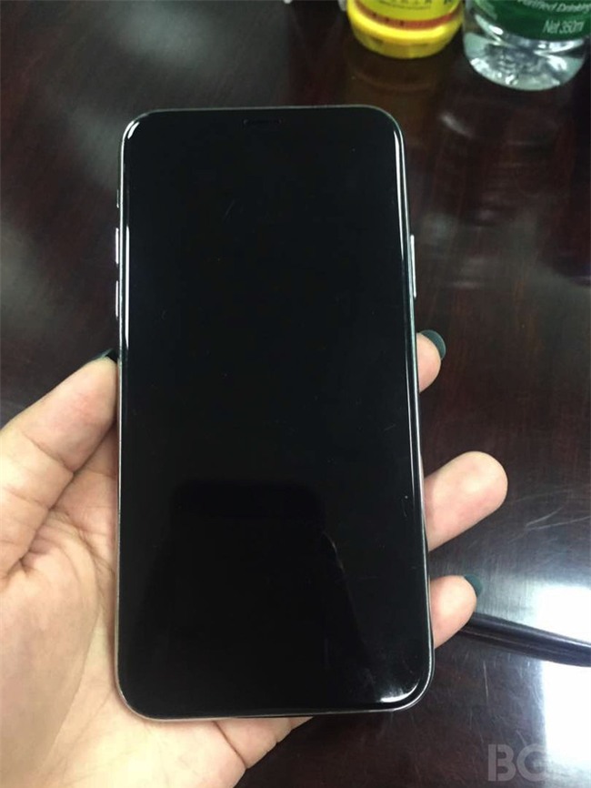 Chờ đâu xa nữa, iPhone 8 đã lộ hết cả đây rồi! - Ảnh 2.