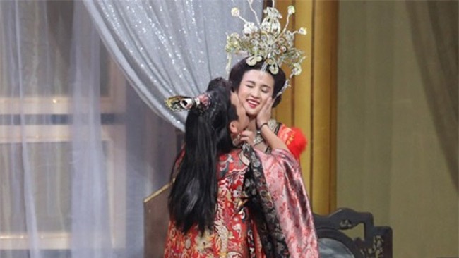 truong giang "qua tron" voi ban dien nu, nha phuong co lo au? hinh anh 12