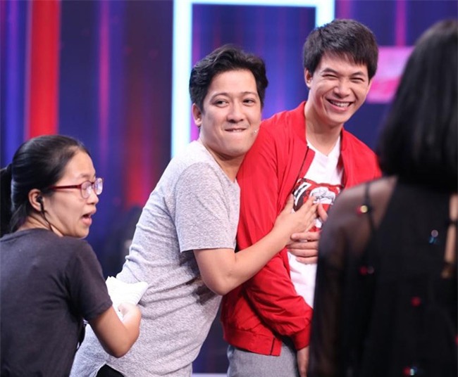 truong giang "qua tron" voi ban dien nu, nha phuong co lo au? hinh anh 14