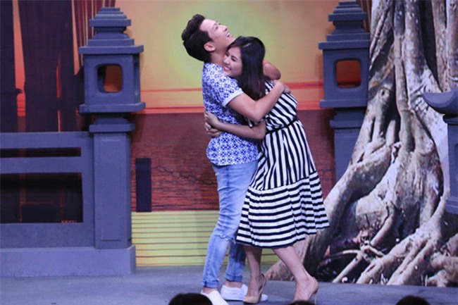 truong giang "qua tron" voi ban dien nu, nha phuong co lo au? hinh anh 17